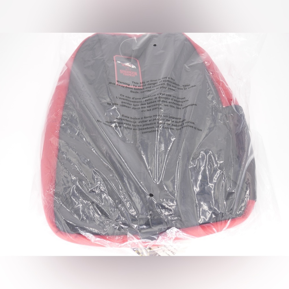 *RARE* Stranger Things Vans Backpack NWT! - Picture 4 of 5
